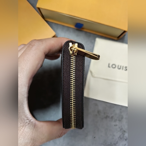 Louis Vuitton Monogram Zippy Coin Purse Wallet - Picture 8 of 13